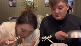 螺絲刀子剔牙？