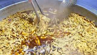 河南特色美食鴨腸卷餅