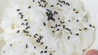 煮米飯的時候只需加一樣調(diào)料米飯更香了