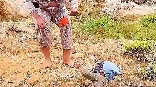 開心的流浪母子倆，結(jié)果讓人意想不到！