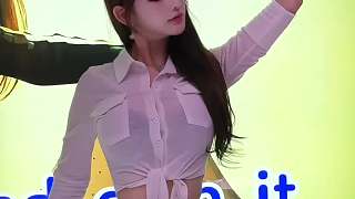 跟姐妹唱K就是快樂(lè)