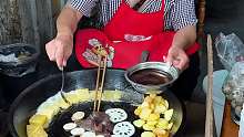 从小吃到大的路边蜂窝煤煎小吃
