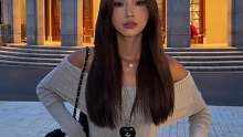 Prada 还是Balenciaga
