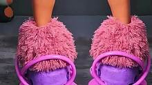 手工制作出一款创意十足的毛绒高跟鞋
