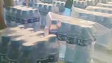 矿泉水打包过程