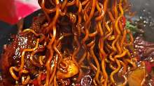 藏在路边的江西小炒真的是辣到斯哈斯哈也停不下来筷子
