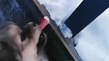 东北冬天的栏杆真的不能舔