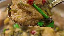 咸菜炖豆腐 安徽省菜，咸菜炖豆腐，吃一次就忘不了的那种！
