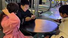 做人要自重，你们看懂了吗？