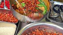 来贵州，总得试试好吃的卤味烫菜、安顺夺夺粉、折耳根豆腐皮