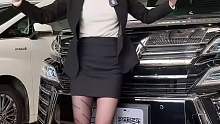 小姐姐牙痛坚持工作