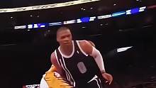 nba里的人情世故，碰到江湖地位比自己高的还是得收敛一点！