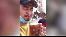 四国特工之首刘庸有多敢吃，芦荟汁一杯接一杯