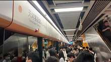 北京一年亏240亿，全国仅5城盈利，每天人挤人的地铁为何不赚钱02