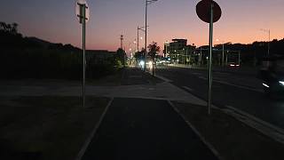 迷失方向直播中冒險橫穿馬路