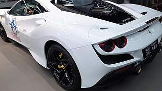 潛水艇購(gòu)車狂想遭犀利調(diào)侃