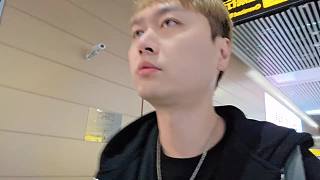 機場打卡黃色法拉利出租車