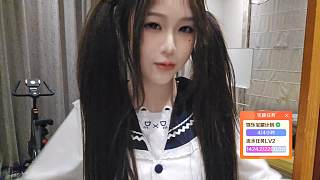 雙馬尾扎疼欲換單馬尾自嘲小丑