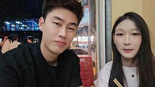 嘗牛鞭驚呼渾身充滿力量