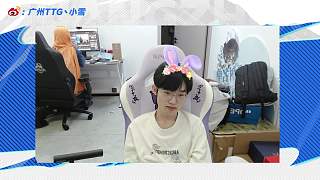 決定用手勢舞代替壞女孩演唱