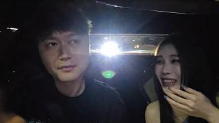 車內(nèi)互動熱盼親吻時刻
