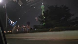 驚嘆小蠻腰絢麗燈光