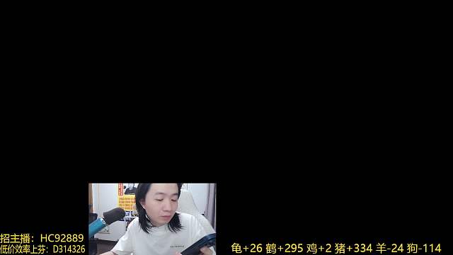 迟到被要求磕头微笑回应