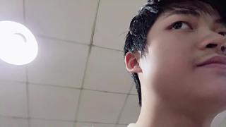 病床遭腳戲逗笑回應(yīng)