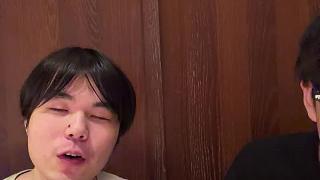 憤怒訴說(shuō)旅行僅睡四小時(shí)