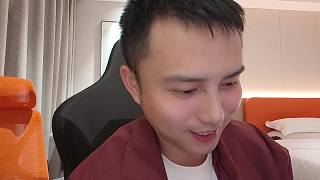 回憶砸鍵盤事件女粉眾多