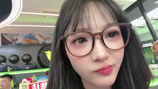 驚訝回應(yīng)觀眾看腿請求