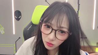 俏皮飛吻揮手告別預(yù)告再播