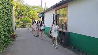 擔(dān)心衣服不夠突出拿不到名次