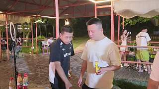 聚會中戲稱龍哥為許褚