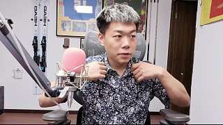放松互動(dòng)中俏皮吐舌