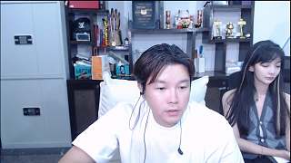 因彈幕混亂調整直播燈光