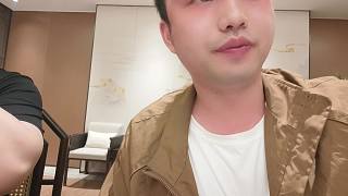 吃燒餅時(shí)驚嘆其美味
