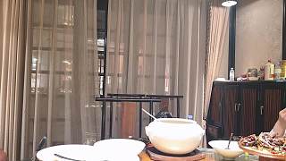 酒后閑聊觀眾狂刷閉嘴勸阻