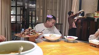 展示2斤裝茅臺(tái)酒引熱議