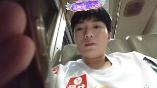 奪冠后車內(nèi)答謝粉絲支持