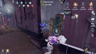 歡樂(lè)放煙火慶祝觀眾到來(lái)
