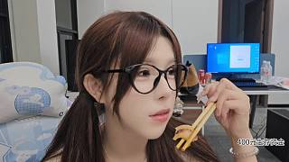 享受美食時(shí)老板突然將至