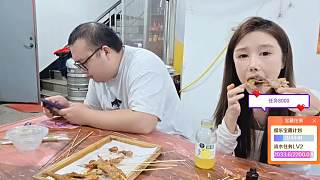 林哥驚喜現(xiàn)身獲熱情迎接
