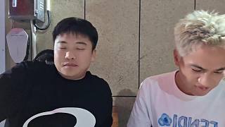 碰杯喝啤酒感嘆第一口真甜