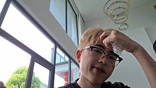 憤怒抱怨早起感覺(jué)像垃圾