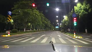 車(chē)內(nèi)豎拇指贊兄弟情誼