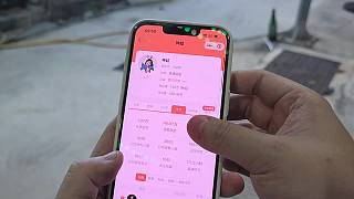 展示營收對比數(shù)據(jù)