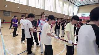 拔河選手光腳引發(fā)關(guān)注