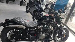 發(fā)現(xiàn)神秘機(jī)車驚呼連連