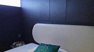 疑惑衣服是否穿反